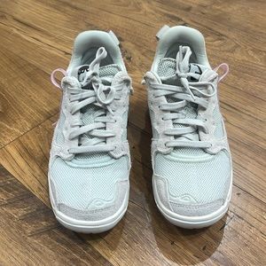 Women’s Jordan MA2 sneakers size 9